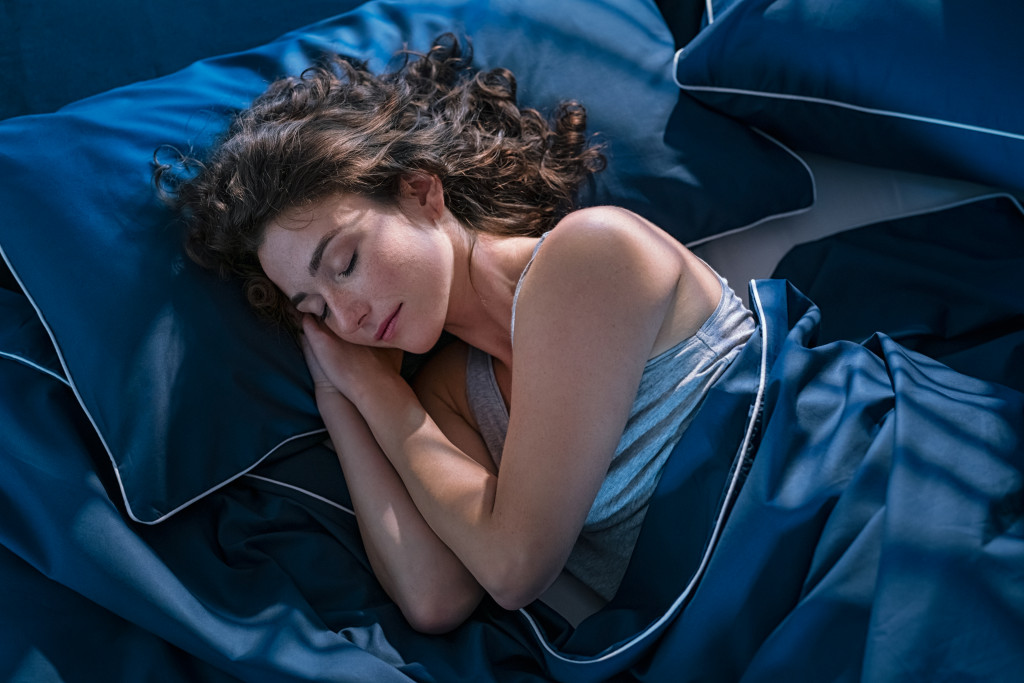 a woman ahving a restful sleep