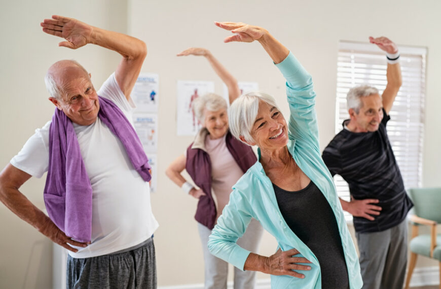 Tips To Help Seniors Maintain Strength and Mobility as They Age